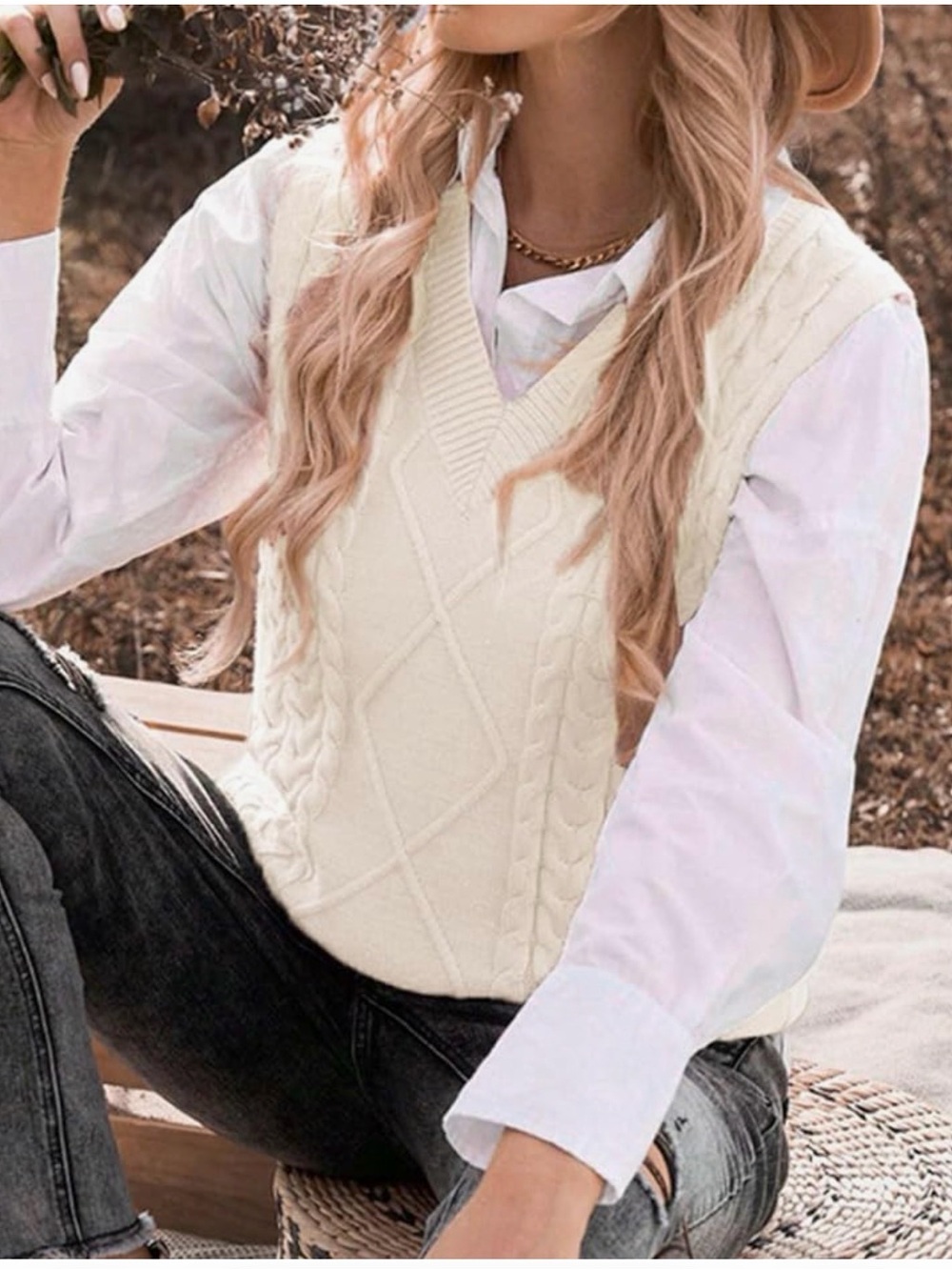 NWT Women's Cream Cable-Knit V-Neck Sweater Vest